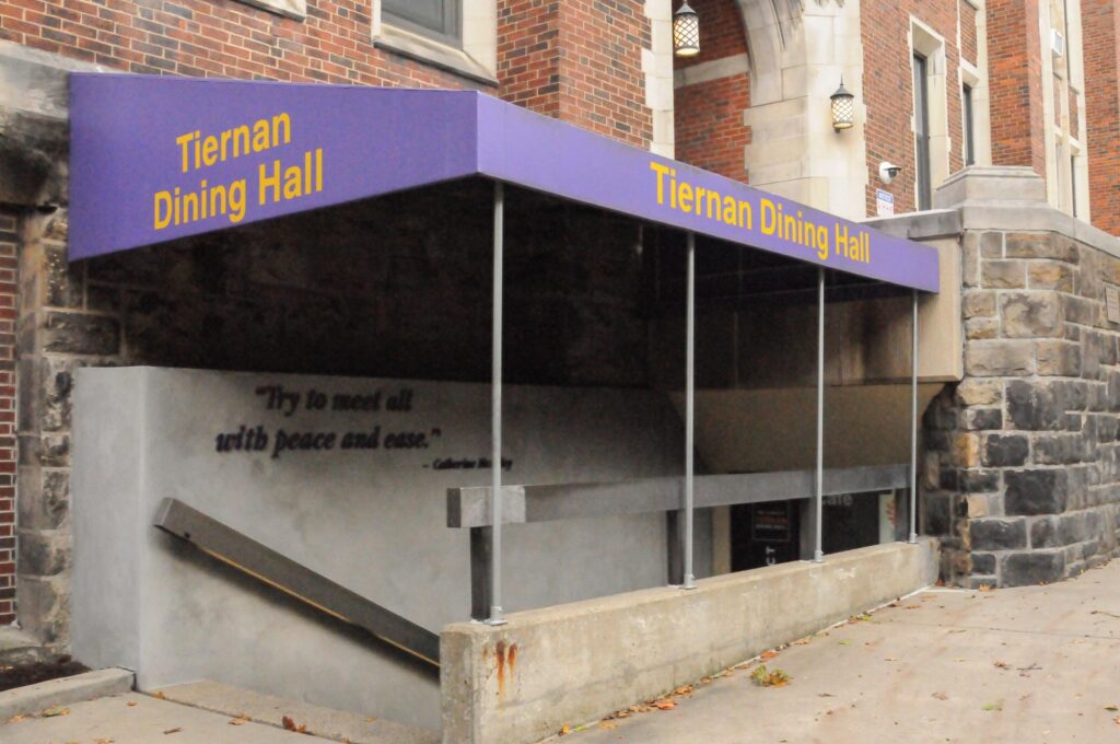 Pitt-Carlow Dining Partnership: Expanded Options Amid Overcrowding Concerns Pitt-Carlow Dining Partnership: Expanded Options Amid Overcrowding Concerns