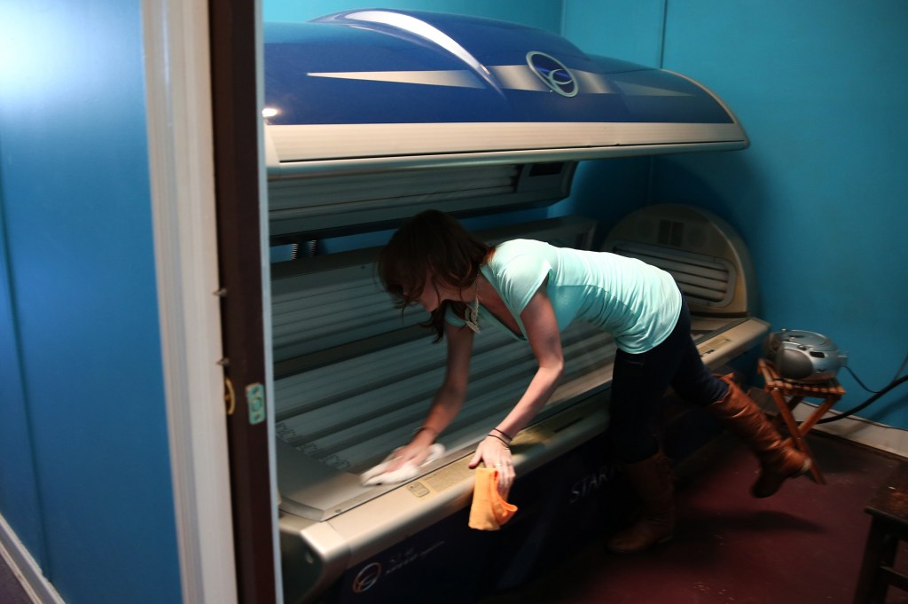 Study Links Tanning Bed Use to Increased Melanoma Risk and DNA Damage