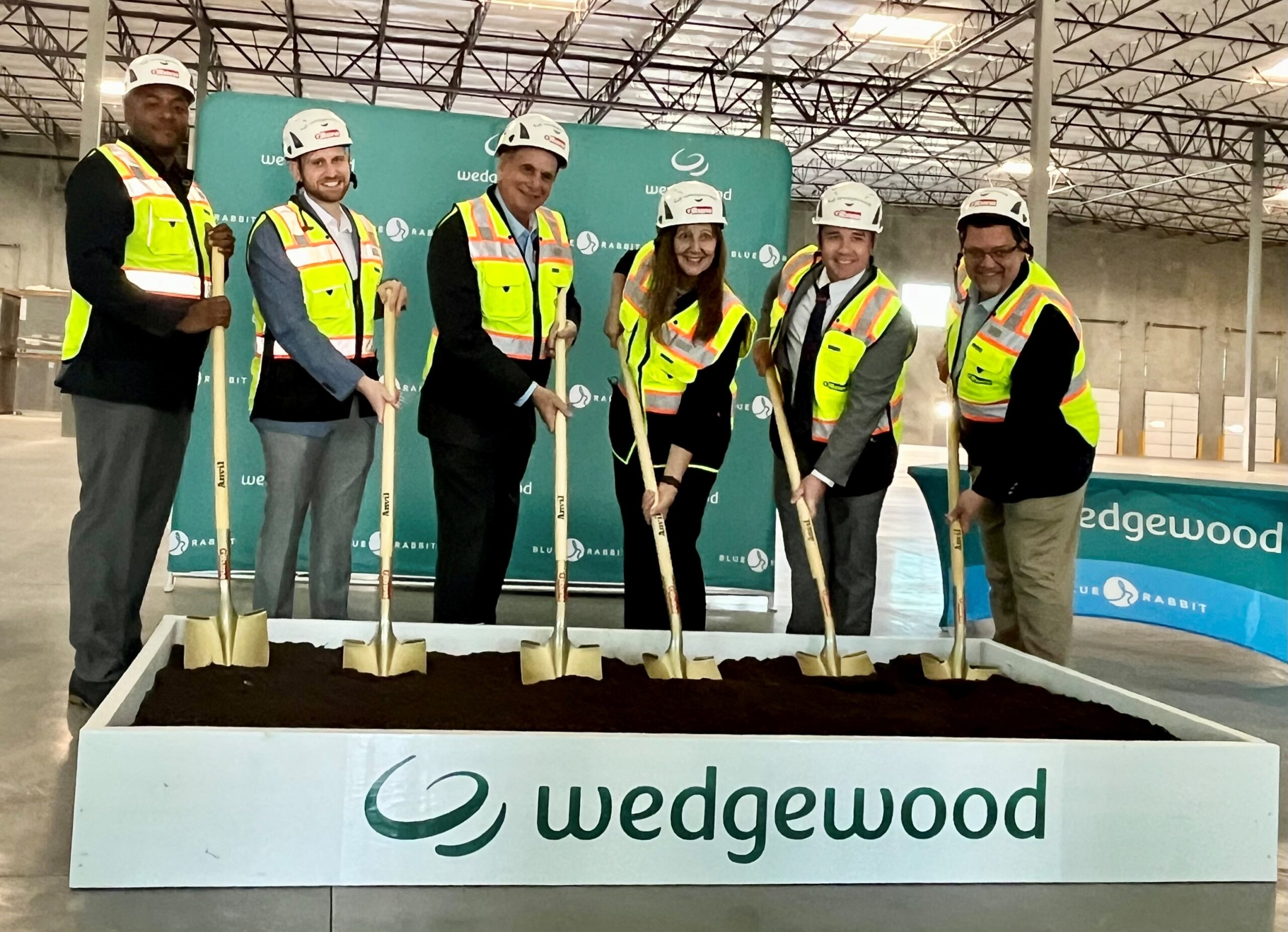 Wedgewood Breaks Ground on New Veterinary Pharmacy in Chandler, AZ Wedgewood Breaks Ground on New Veterinary Pharmacy in Chandler, AZ