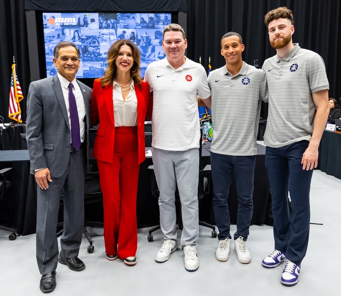 Arizona Board of Regents Extends Contract for Coach Tommy Lloyd