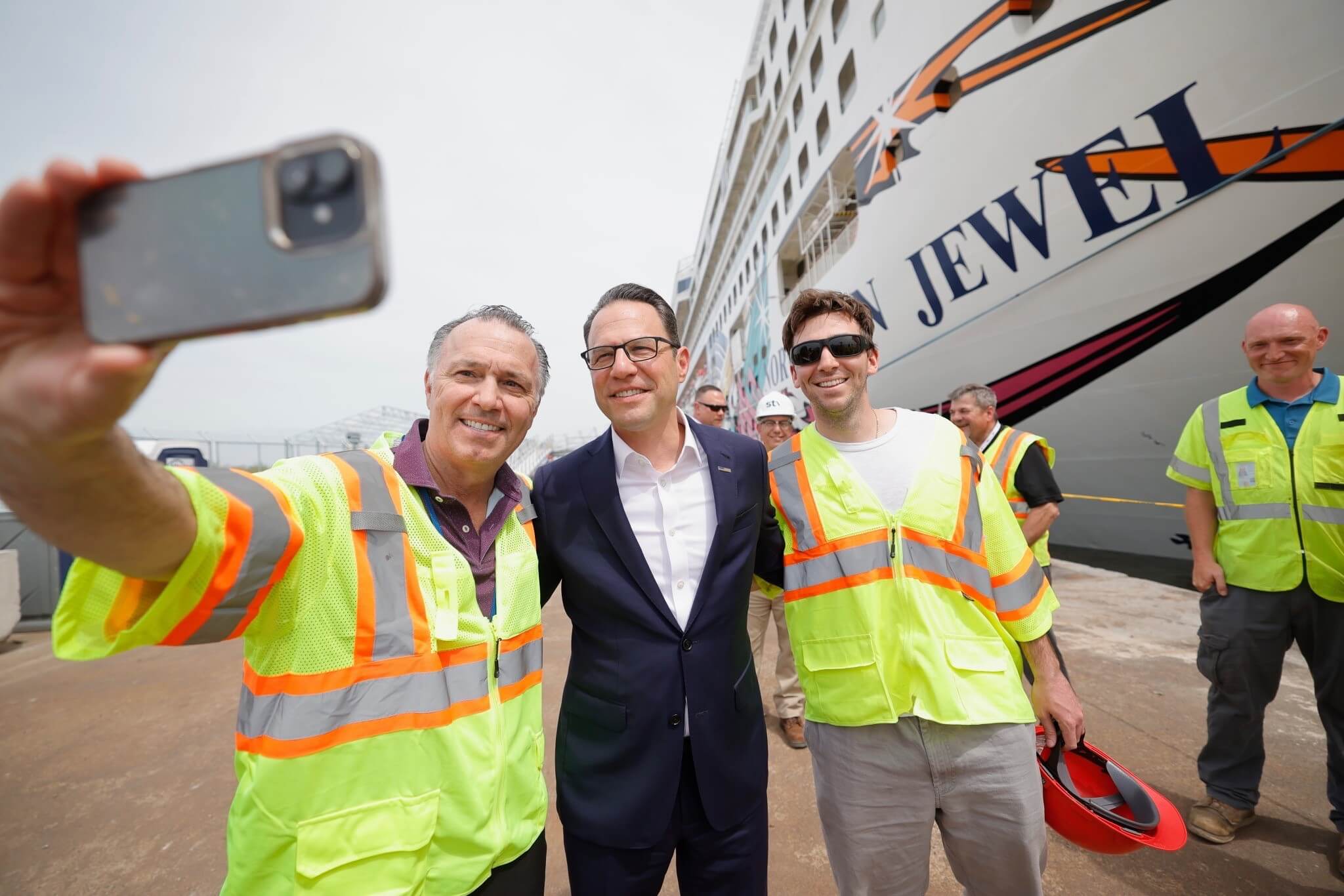 Governor Shapiro Marks Norwegian Jewel’s Return to Philadelphia Port