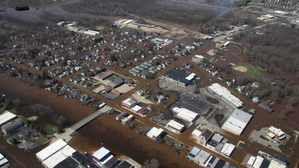 Wisconsin SEOC Coordinates Response to Severe Storms and Flooding