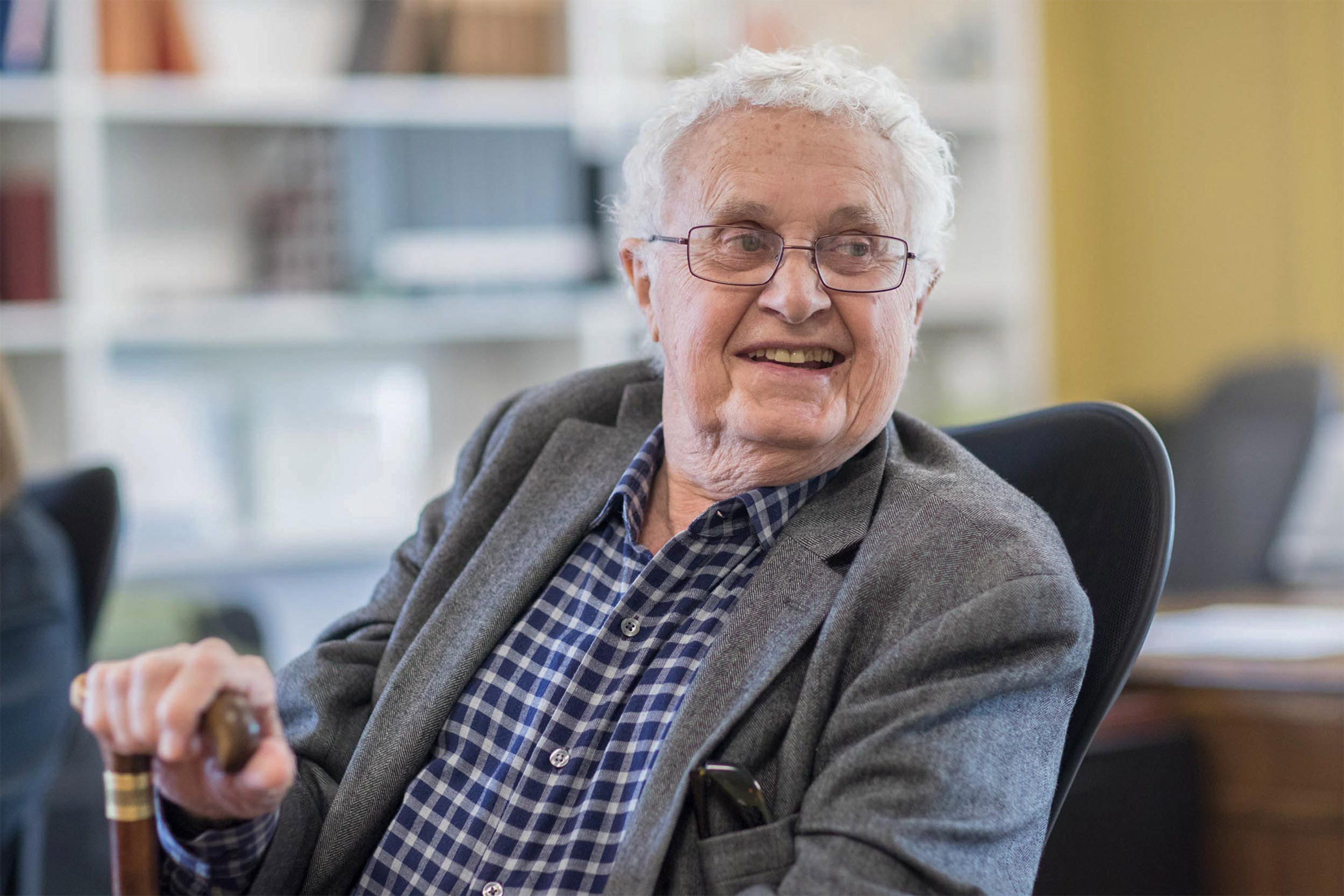 Renowned Political Cartoonist Pat Oliphant Dies at 90 Leaving Legacy Renowned Political Cartoonist Pat Oliphant Dies at 90 Leaving Legacy