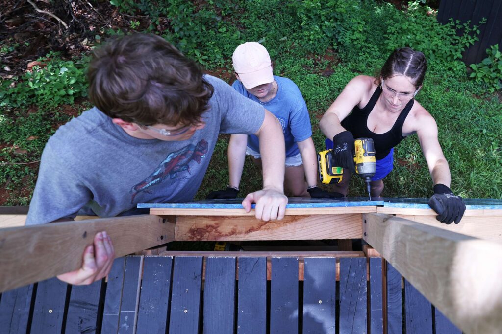 Students Build Pavilion Using Recycled Materials for Sustainability Lab