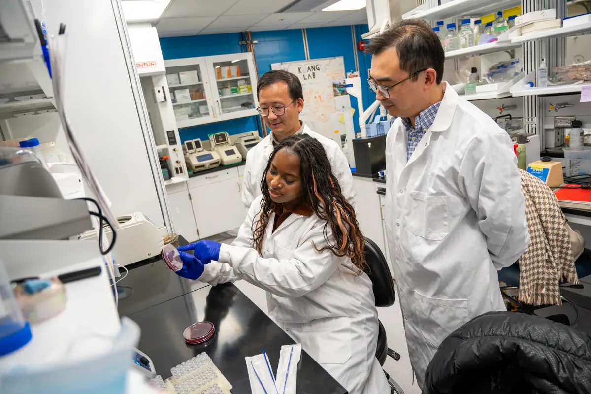 CMU: Gut Bacteria Signal Nutrient Absorption Timing